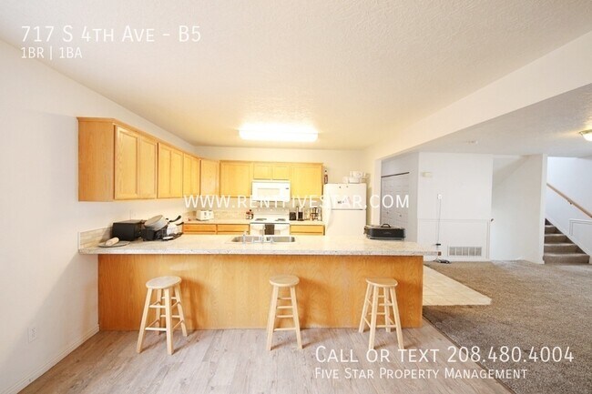 Building Photo - 717 S 4th Ave