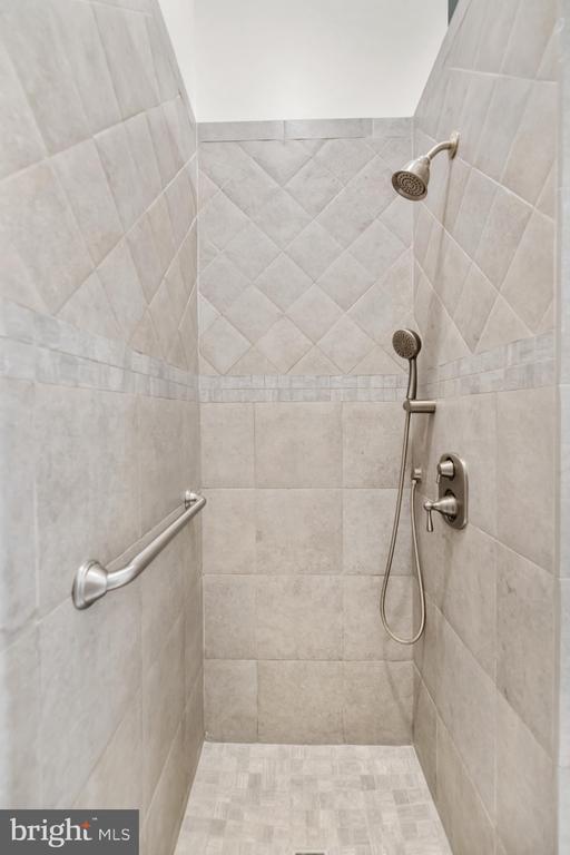 Building Photo - 4951 Brenman Park Dr