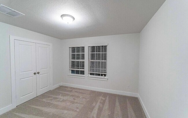 Building Photo - 213 Alicante Ln