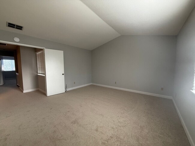 Building Photo - Bright & Remodeled 3 Bedroom 2.5 Bath Home in North San Jose