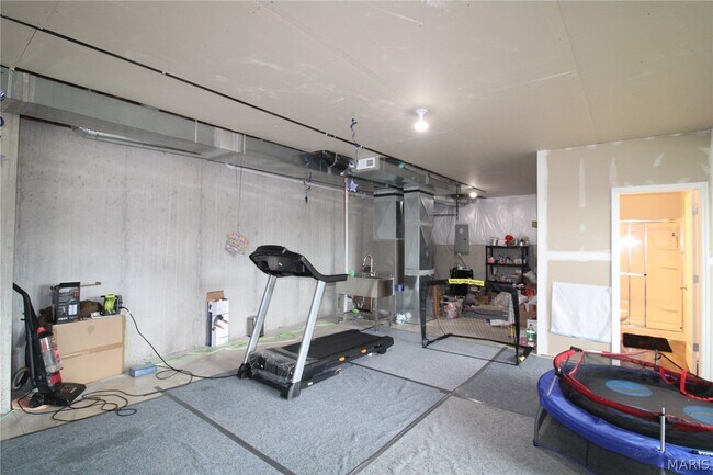 Building Photo - 818 Memsie Dr