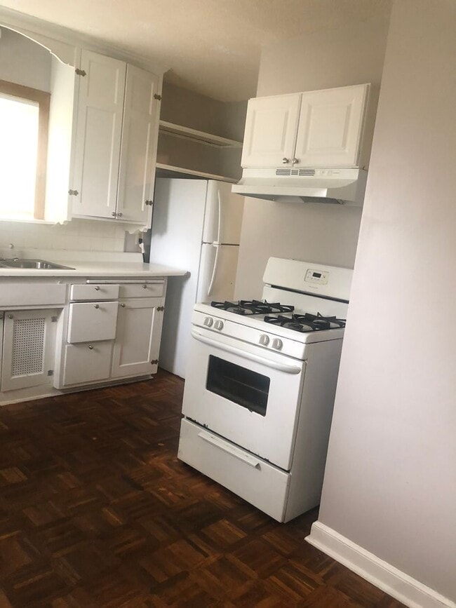 Building Photo - Cozy 3 Bedroom, 1Bath House Available o
