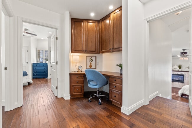 Building Photo - 1077 10th St