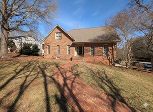 Building Photo - Gorgeous Brick 4 bedroom, 4 bathroom home located in the Farmwood community in Minthill!