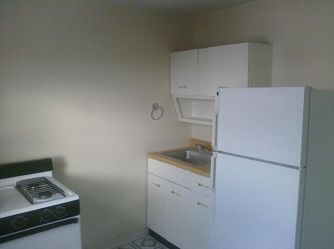 Building Photo - 1416 Alton St