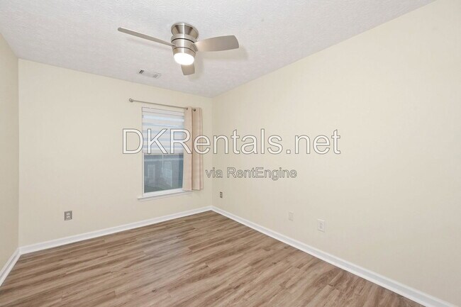 Building Photo - 6311 Shoreview Cir