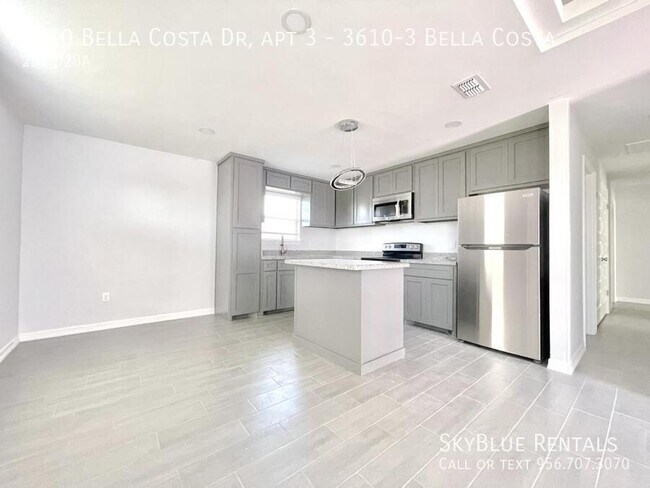 Building Photo - 3610 Bella Costa Dr