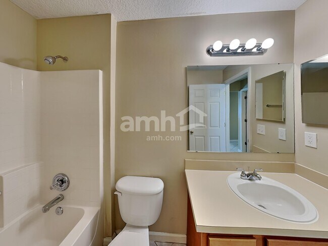 Building Photo - 9422 Daniels Mill Dr