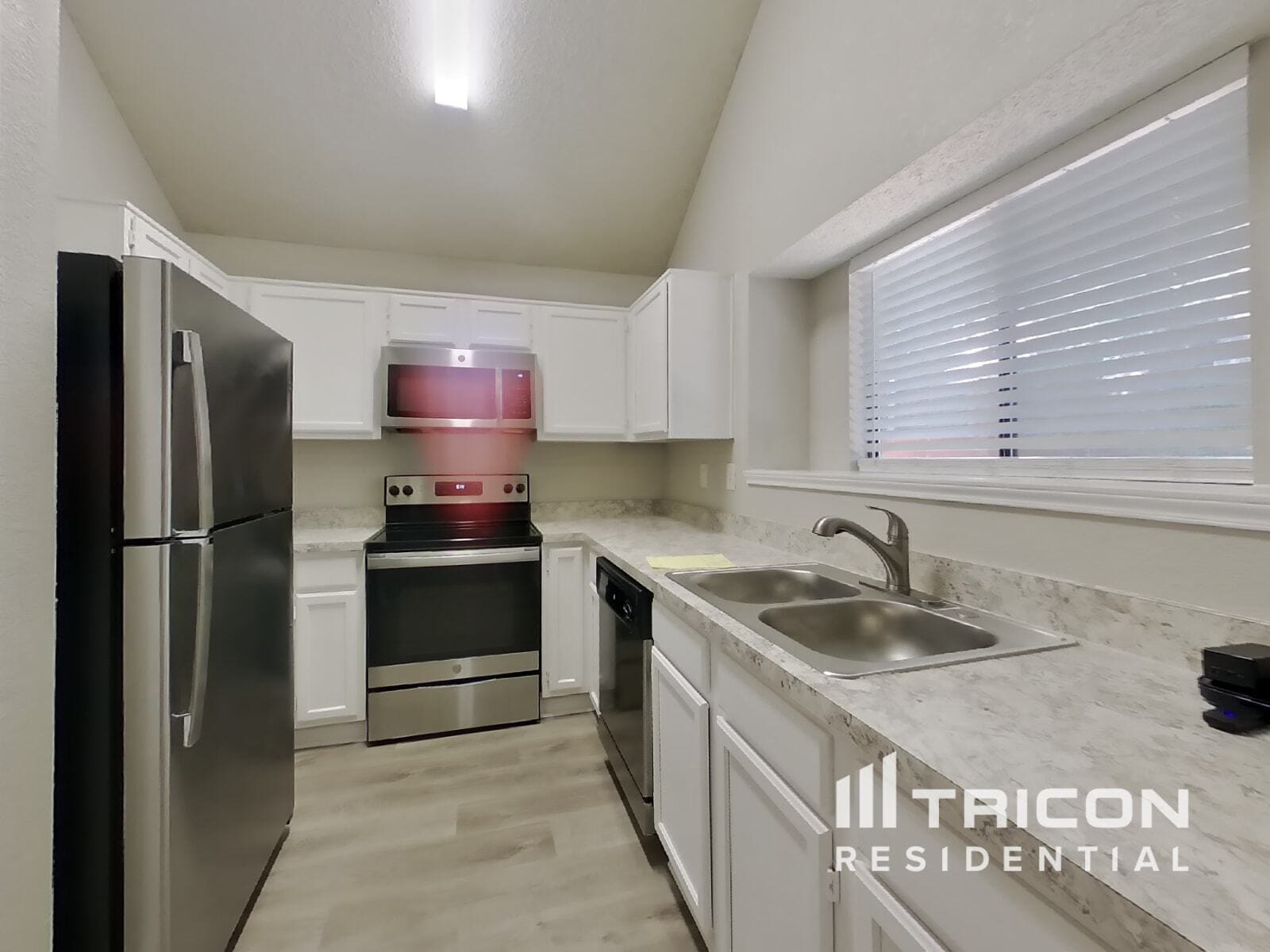 Building Photo - 906 Sylvan Creek Dr