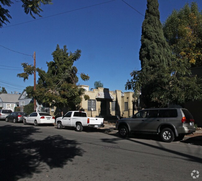 Primary Photo - 1148-1154 N Mariposa Ave