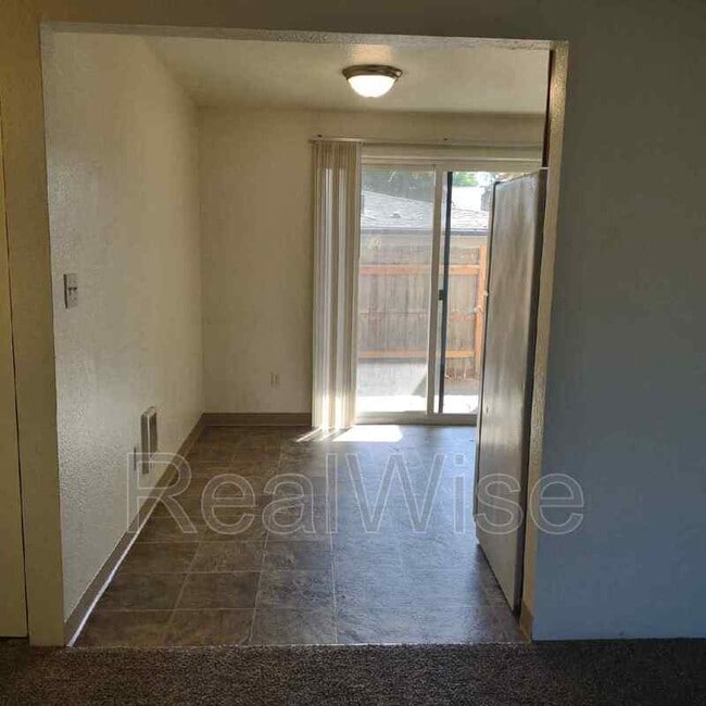 Building Photo - 104 Mercy Hills Dr