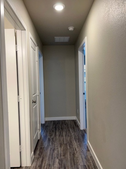 Building Photo - 7108 E County Rd 99