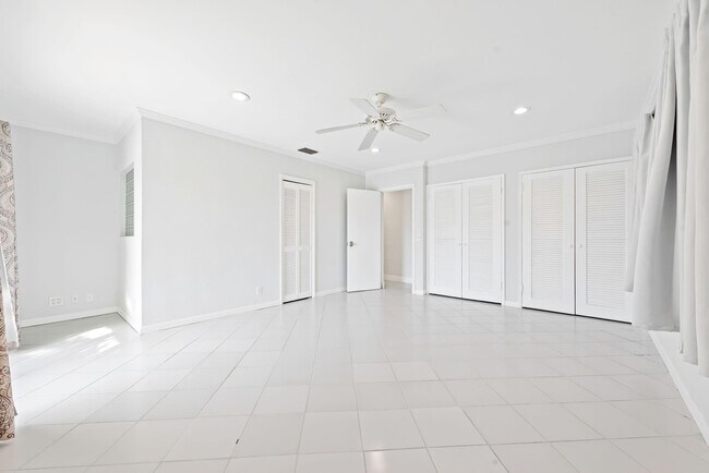 Building Photo - 2612 Marion Dr