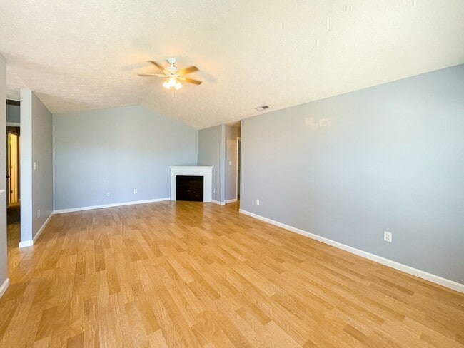 Building Photo - 4740 Kelvington Dr
