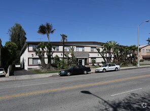 Building Photo - McLaughlin Apartments