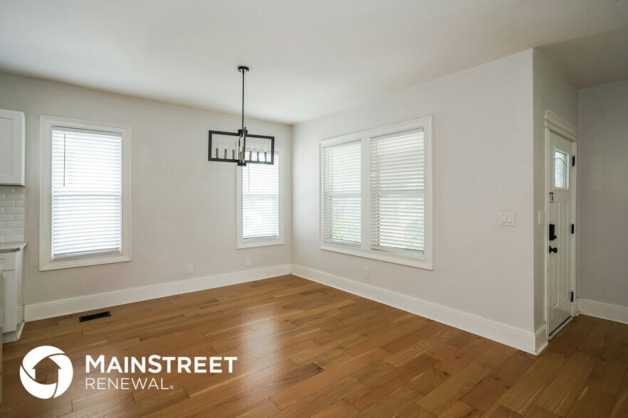 Building Photo - 1508 Villa Pl
