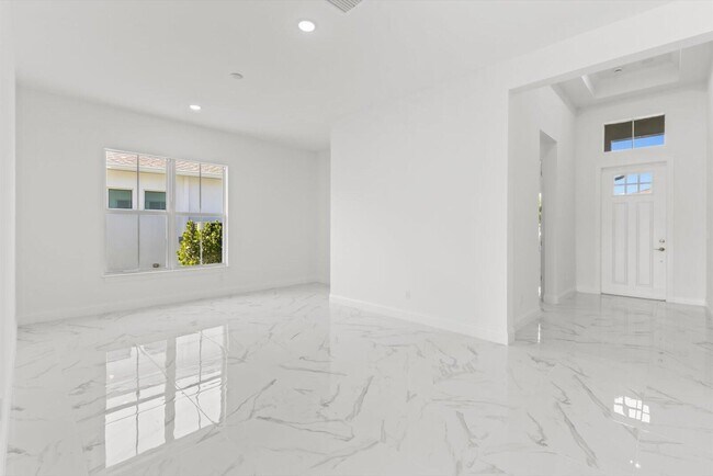 Building Photo - 10264 Field Flower Trl