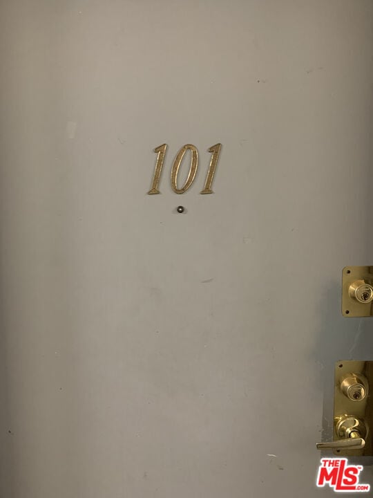 Building Photo - 420 S Harvard Blvd