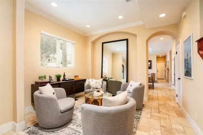 Building Photo - 301 16th St