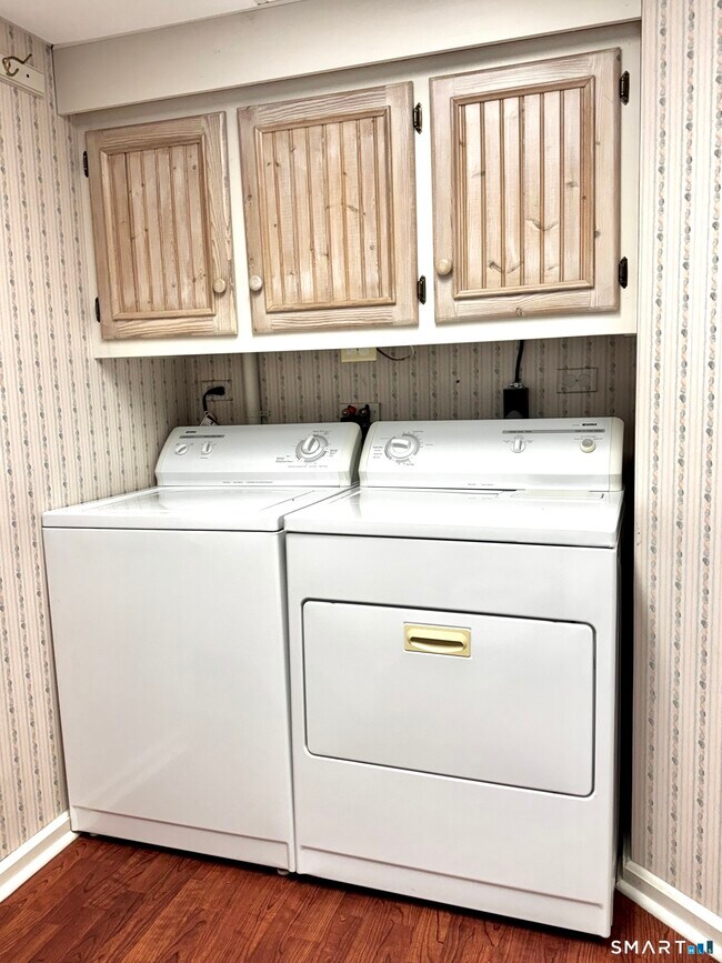 Building Photo - 22 Hillside Ave