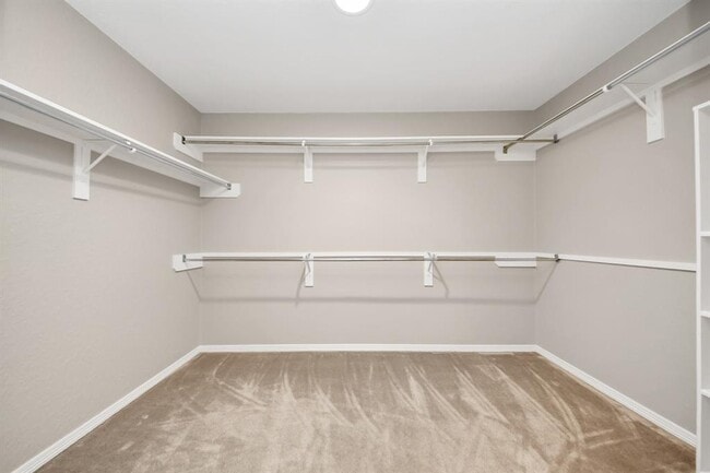 Building Photo - 8522 Sports Haven Dr