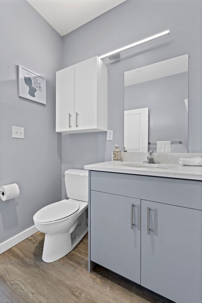 Building Photo - 95 Broadway-SI ID1240391P