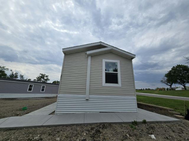 Building Photo - 371 Brutus Dr
