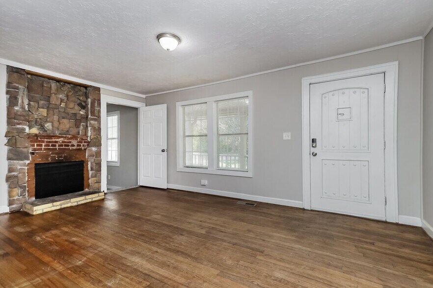 Building Photo - 195 Neely Hammonds Rd