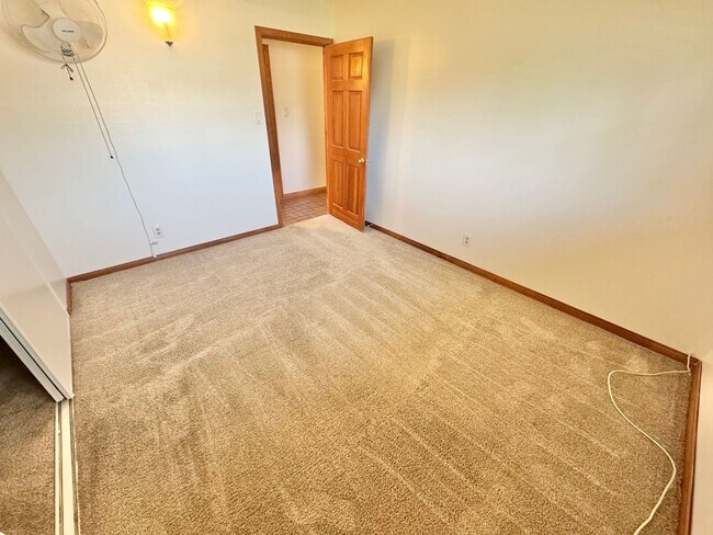 Building Photo - New Carpet and Paint, NO HOA, 3 Bed, 2 Bath home with Pool.