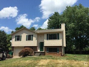 Building Photo - Lovely Home in desirable location
