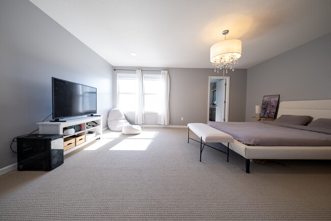 Building Photo - 756 Stonegate Rd