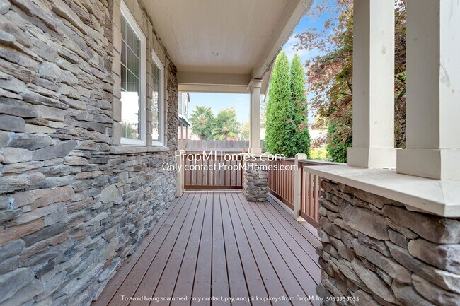 Building Photo - Luxury Four Bedroom Home in Oregon City!