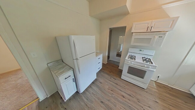 Building Photo - 219 S Main St