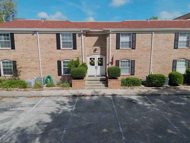 Primary Photo - Spacious 3Bed/2Bath Condo in Colonial Point!