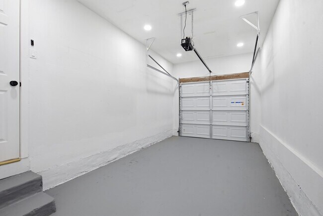 Building Photo - 1213 Patton Dr