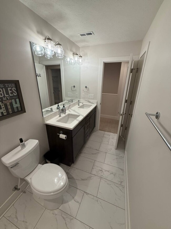 Building Photo - Beautiful 4BR/3.5BA Home in Granger – Spacious & Updated!