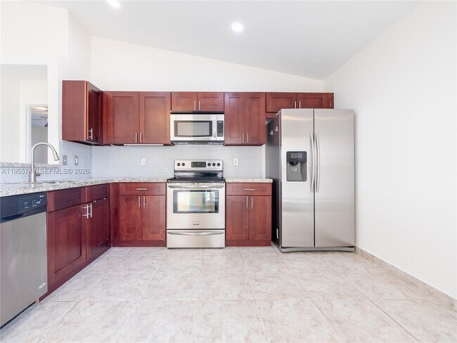 Building Photo - 200 W Riverbend Dr