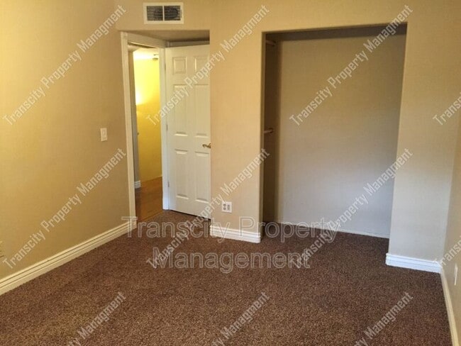 Building Photo - 5118 E Adobe St