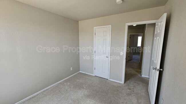 Building Photo - 325 W 116th Ave