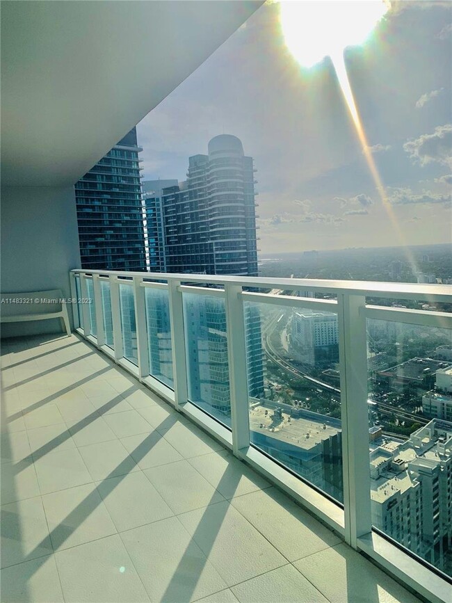 Building Photo - 1080 Brickell Ave