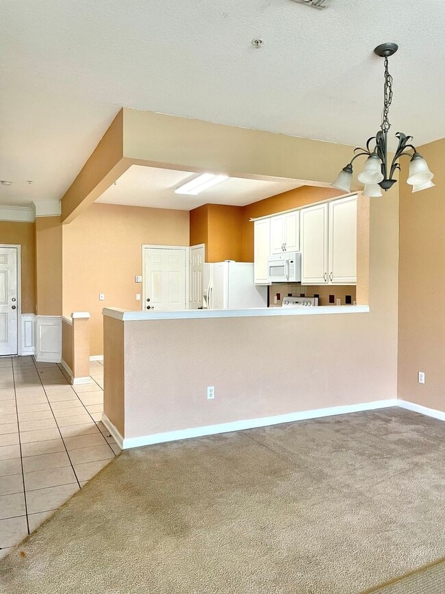 Building Photo - $1,690 2 BED / 2.5 BATH - 2 Story Townhouse