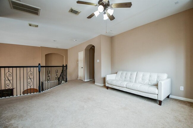 Building Photo - 711 Doscher Ln