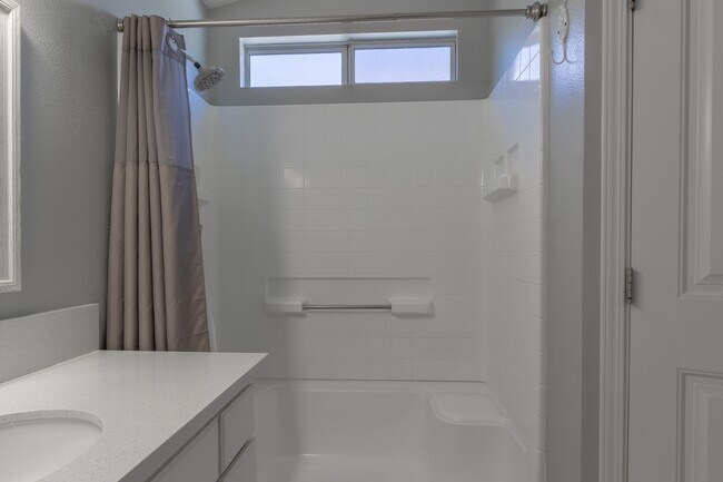 Building Photo - 27263 Family Cir
