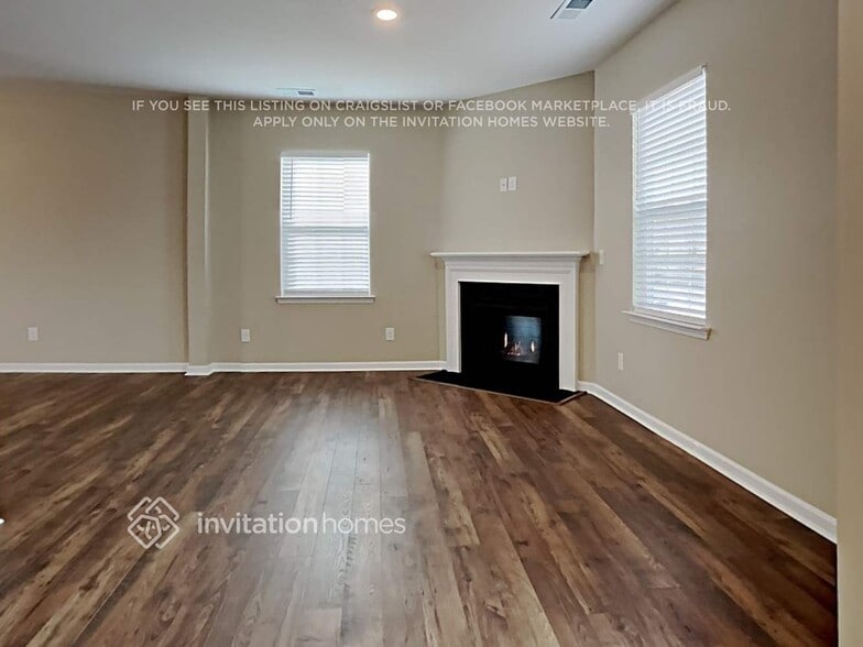 Building Photo - 1346 Kent Downs Ave SW