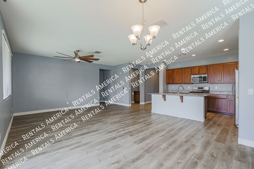 Building Photo - 4217 W Winston Dr
