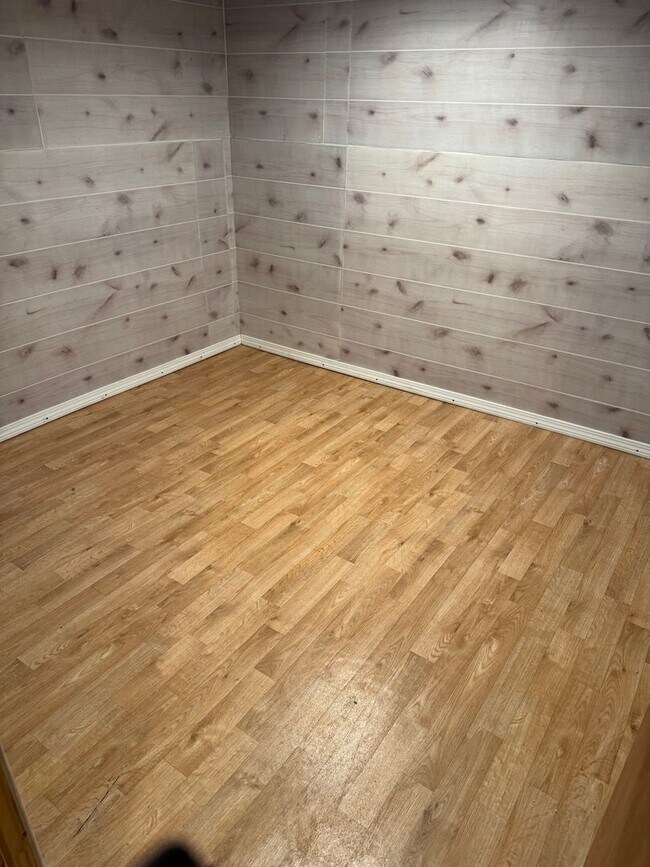 Primary Photo - 125-127 Laconia