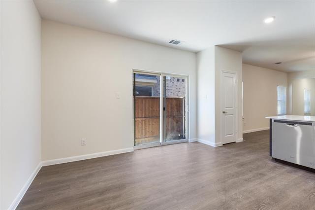 Building Photo - 3902 Oak Crk Cir