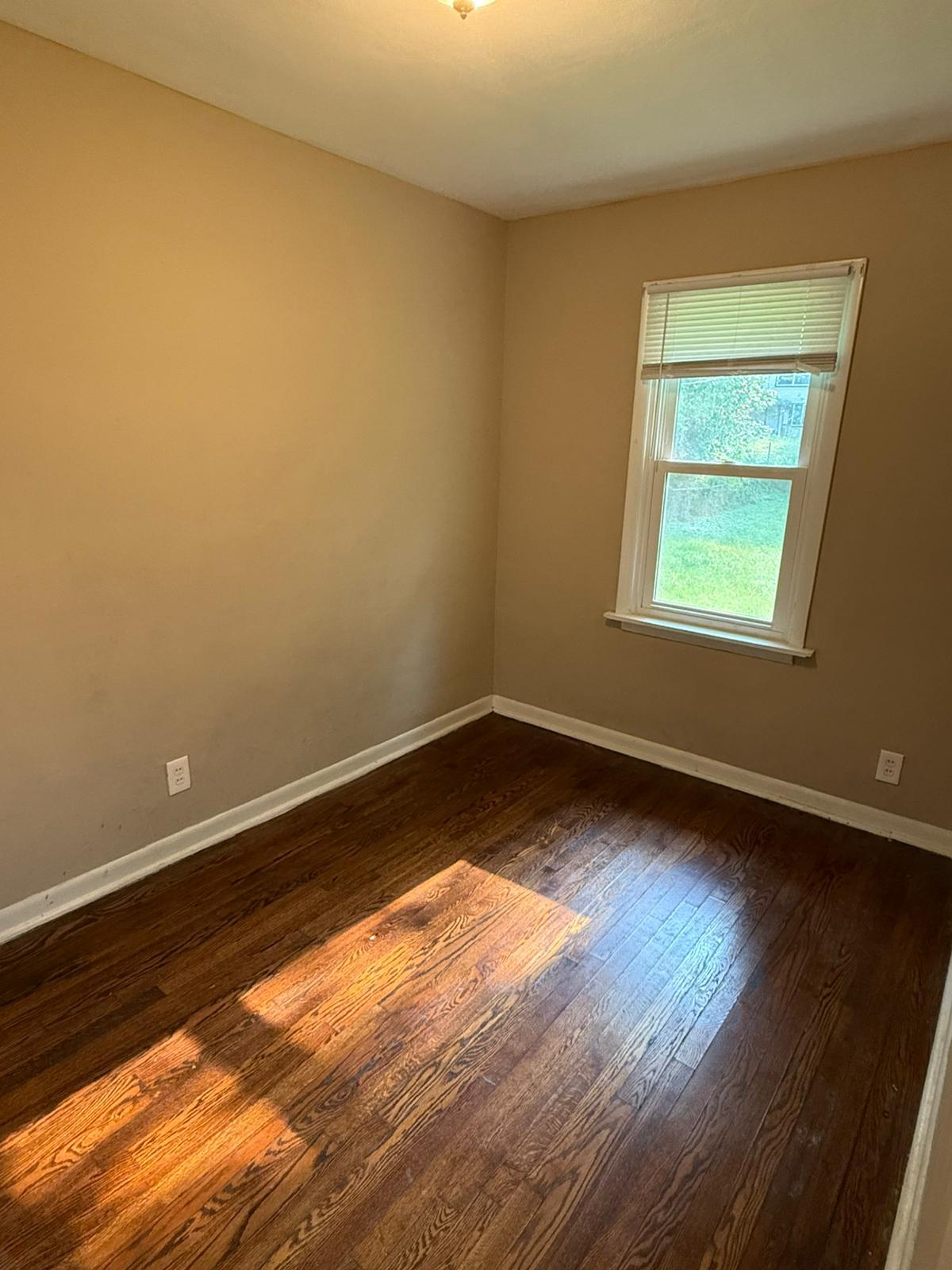 Building Photo - 531 Ames Pl
