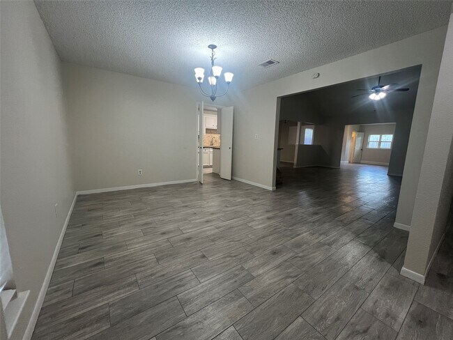 Building Photo - 11842 S Fairhollow Ln