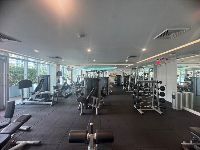 Building Photo - 500 Brickell Ave